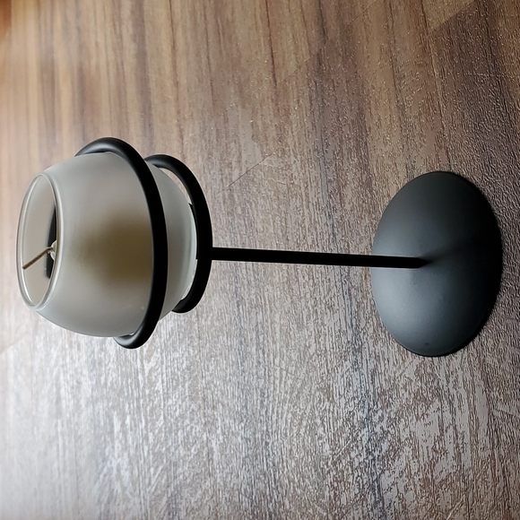 3/$10  Partylite candle holder 8 in - Picture 2 of 3